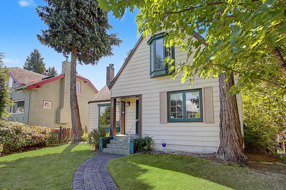 2812 W 33rd Avenue Vancouver, BC - 4