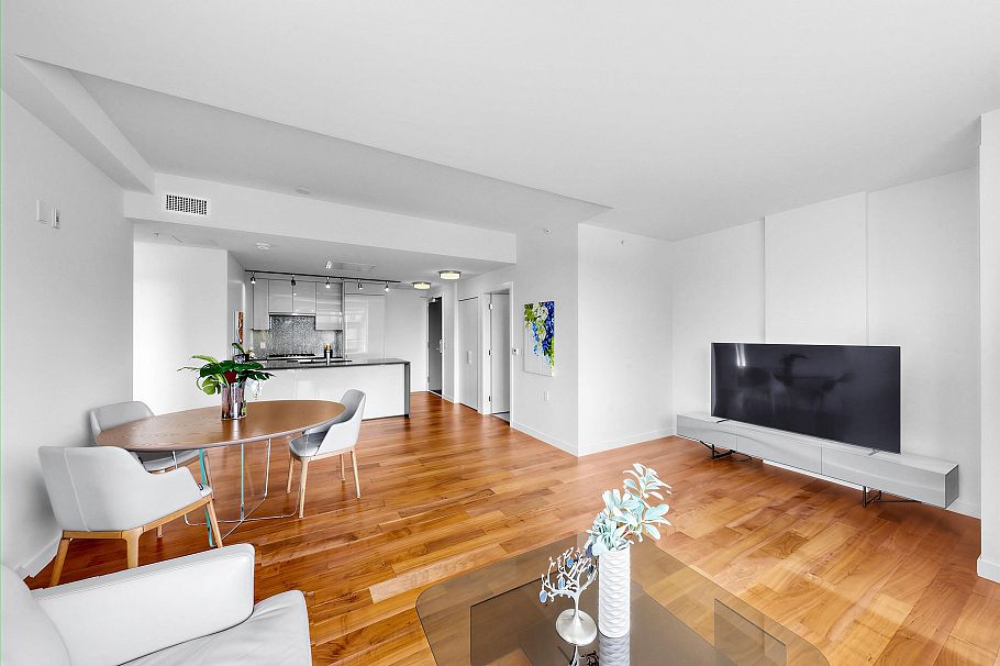 402 4189 Cambie Street Vancouver, BC - 2