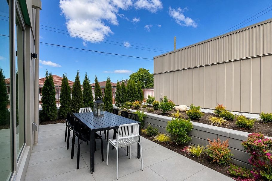 2 2915 E 5th Avenue Vancouver, BC - 23