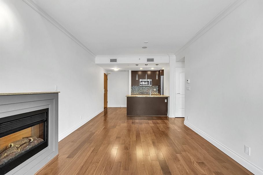 901 172 Victory Ship Way North Vancouver, BC - 12