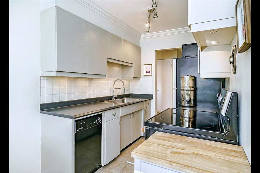 305 2430 Point Grey Road Vancouver, BC - 6