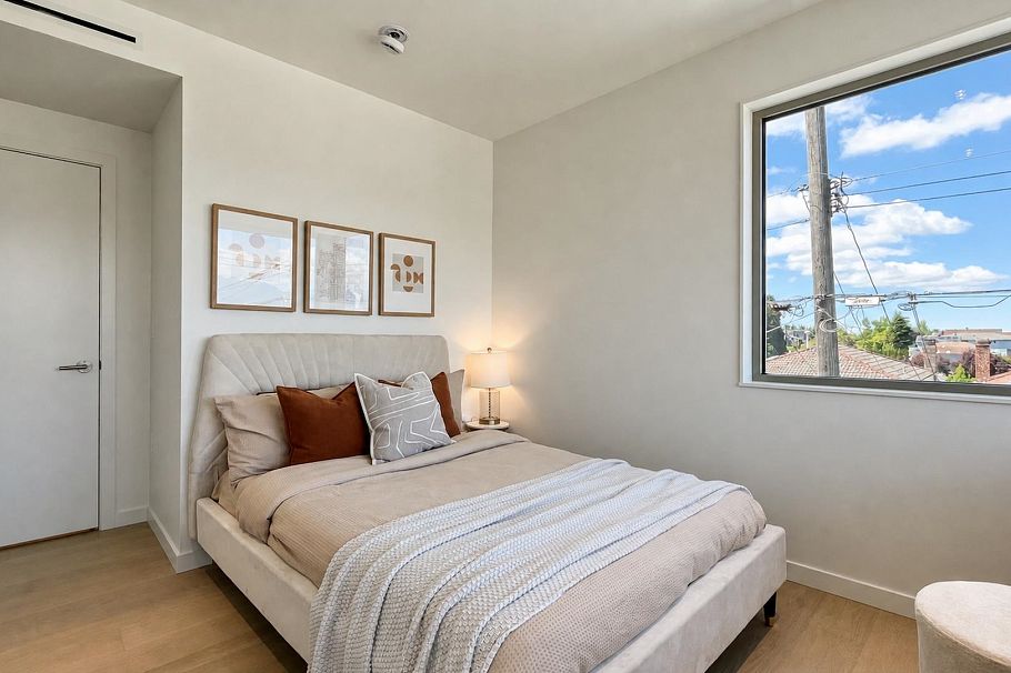 1 2915 E 5th Avenue Vancouver, BC - 9