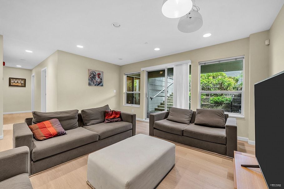 3091 W 38th Avenue Vancouver, BC - 27