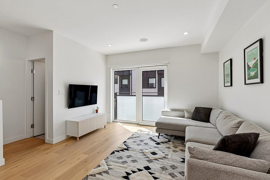 129 649 E 3rd Street North Vancouver, BC - 16