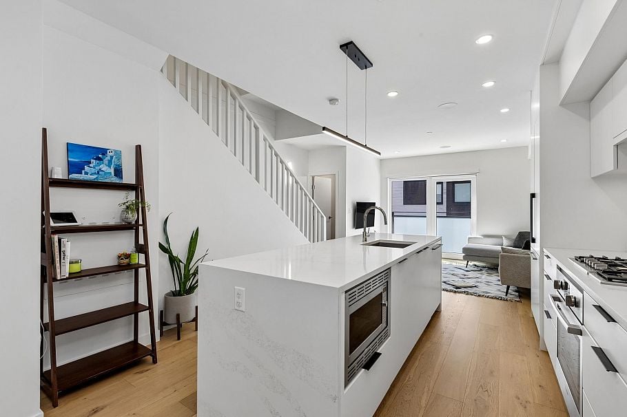 129 649 E 3rd Street North Vancouver, BC - 14
