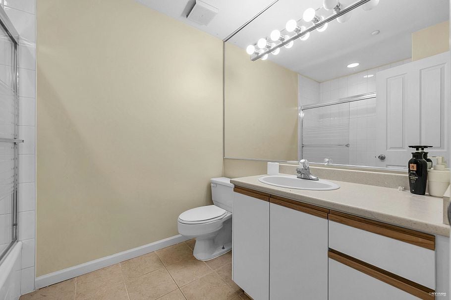 3091 W 38th Avenue Vancouver, BC - 31