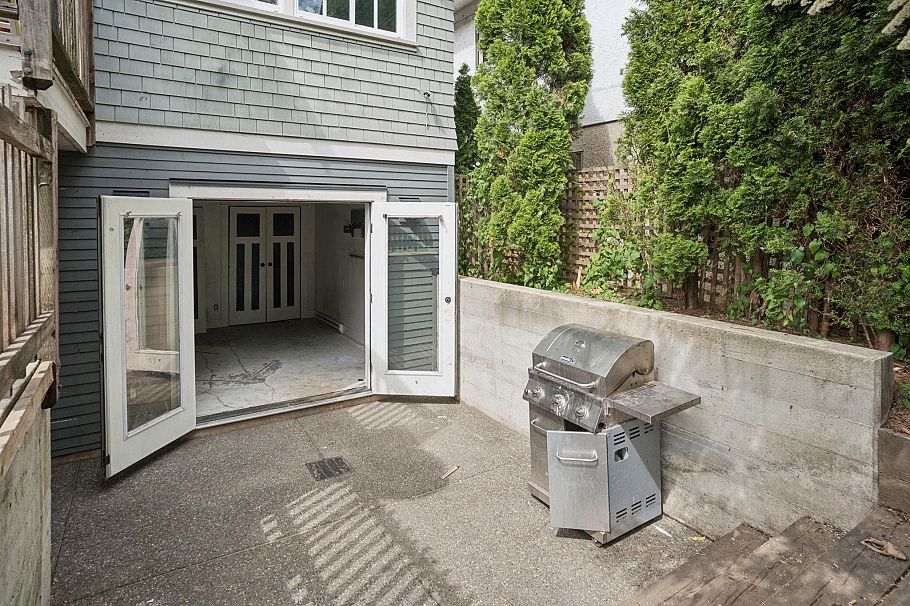 2252 Venables Street Vancouver, BC - 22