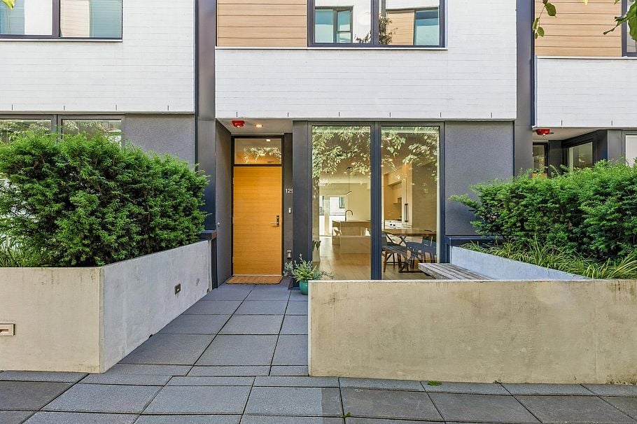 129 649 E 3rd Street North Vancouver, BC - 2