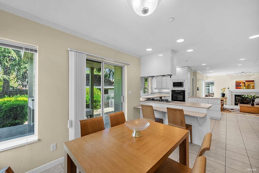 3091 W 38th Avenue Vancouver, BC - 11