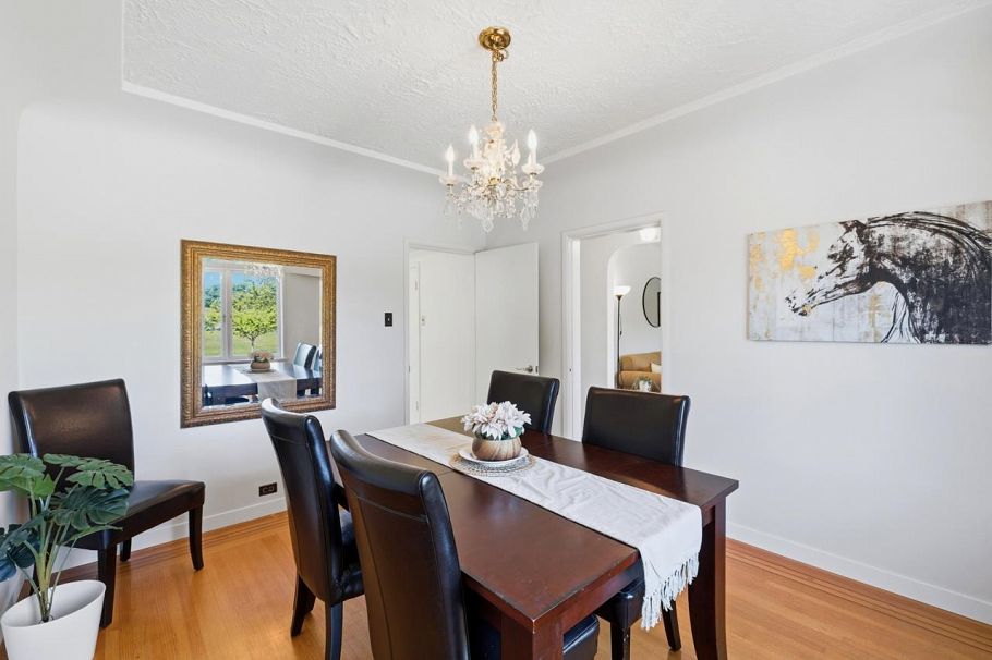 2880 Oxford Street Vancouver, BC - 8