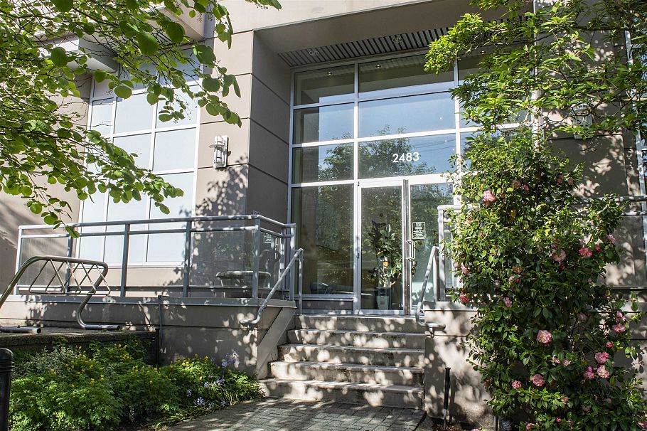 204 2483 Spruce Street Vancouver, BC - 26