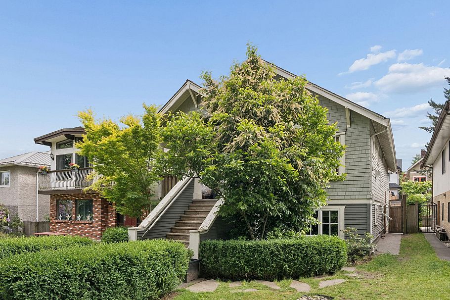 2252 Venables Street Vancouver, BC - 2