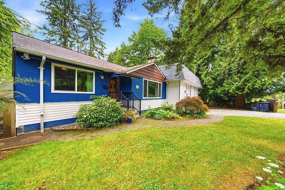 1611 Lynn Valley Road North Vancouver, BC - 4