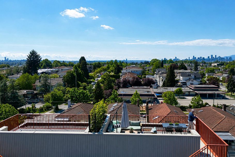 2 2915 E 5th Avenue Vancouver, BC - 22