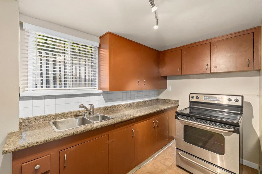 2880 Oxford Street Vancouver, BC - 21