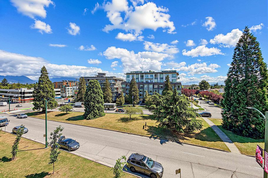 402 4189 Cambie Street Vancouver, BC - 32