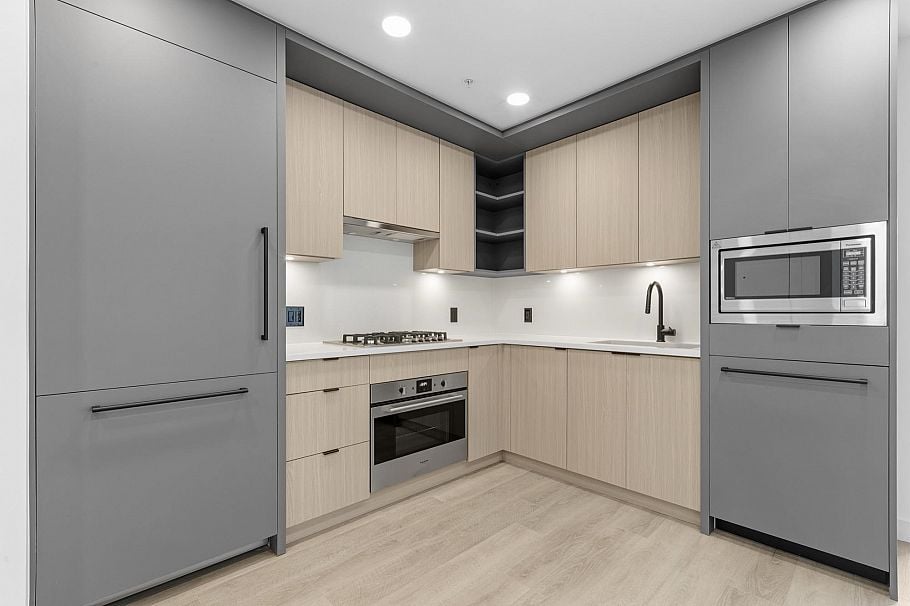 507 2268 E Broadway Vancouver, BC - 3