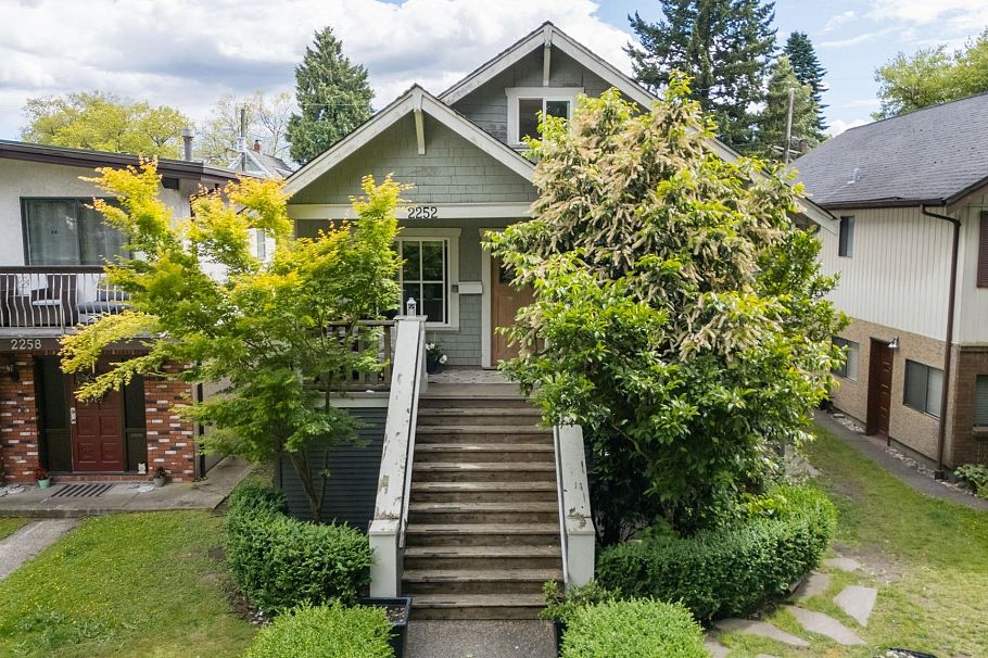 2252 Venables Street Vancouver, BC - 1