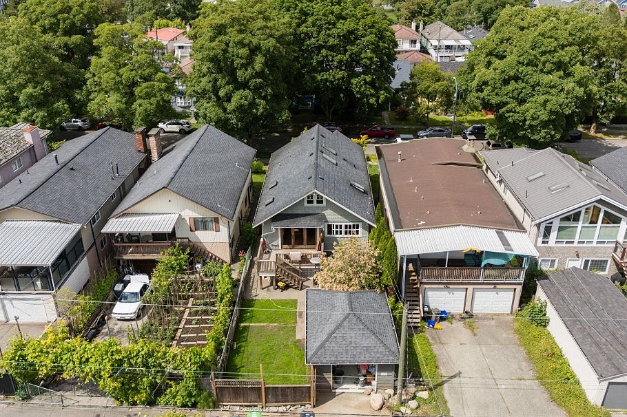 2252 Venables Street Vancouver, BC - 36