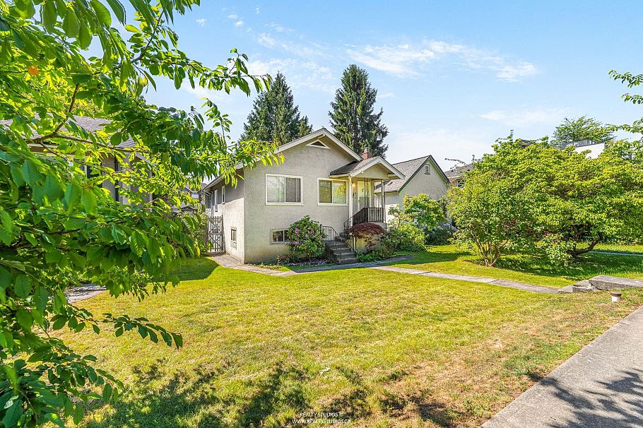 20 W King Edward Avenue Vancouver, BC - 1