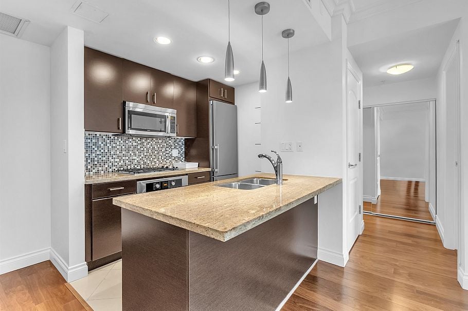 901 172 Victory Ship Way North Vancouver, BC - 4