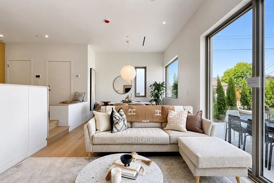 2 2915 E 5th Avenue Vancouver, BC - 5