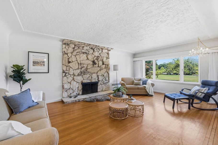 2880 Oxford Street Vancouver, BC - 1