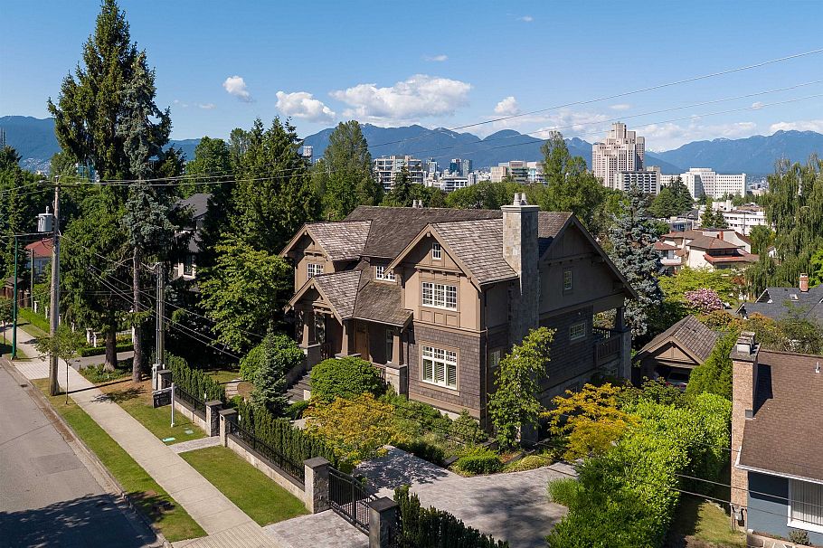 1093 Wolfe Avenue Vancouver, BC - 3