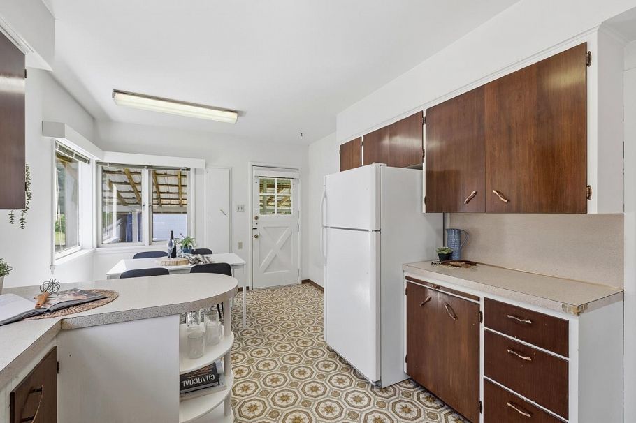 2880 Oxford Street Vancouver, BC - 11
