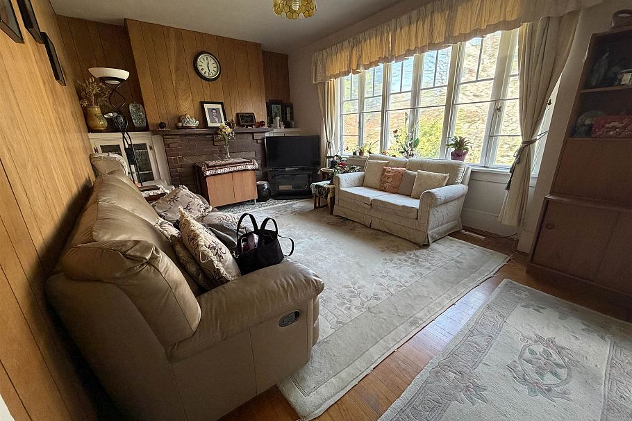 64 W 14th Avenue Vancouver, BC - 12