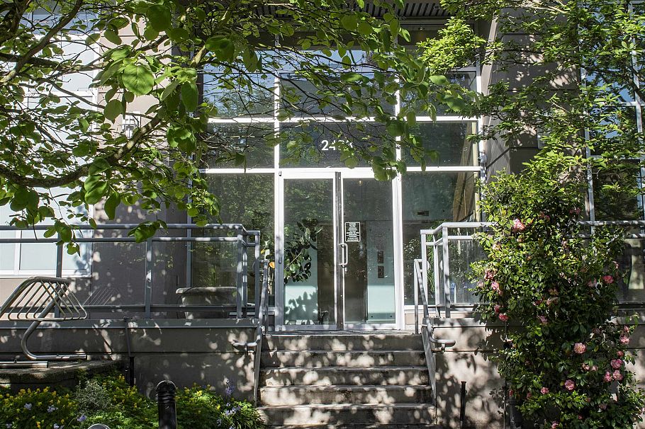 204 2483 Spruce Street Vancouver, BC - 29