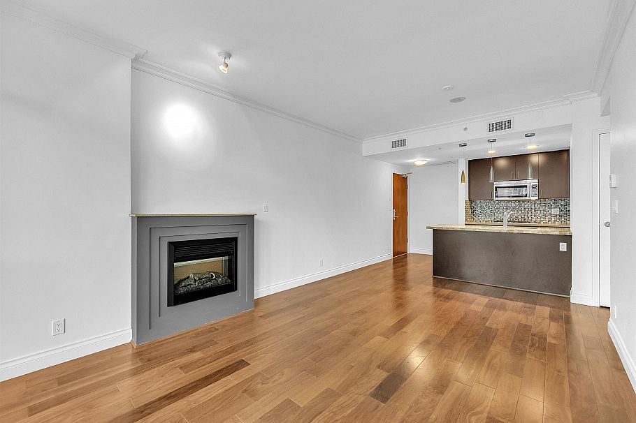 901 172 Victory Ship Way North Vancouver, BC - 16