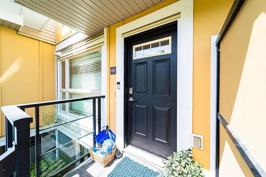 64 728 W 14 Street North Vancouver, BC - 24
