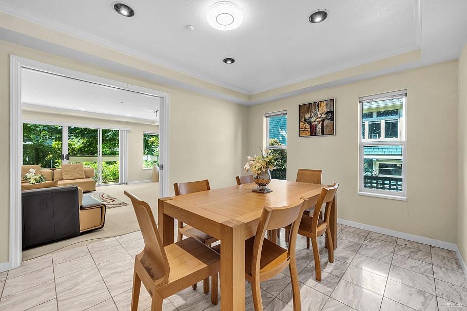 3091 W 38th Avenue Vancouver, BC - 9