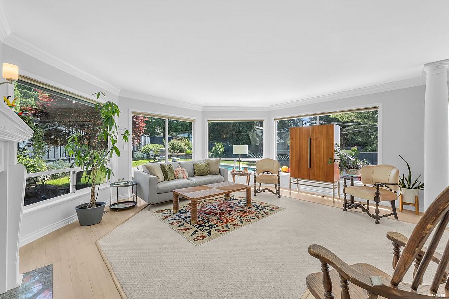 111 Sandringham Crescent North Vancouver, BC - 7
