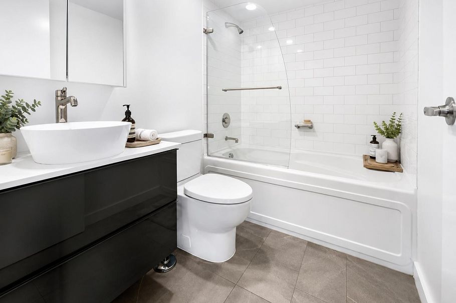 3304 1200 W Georgia Street Vancouver, BC - 3