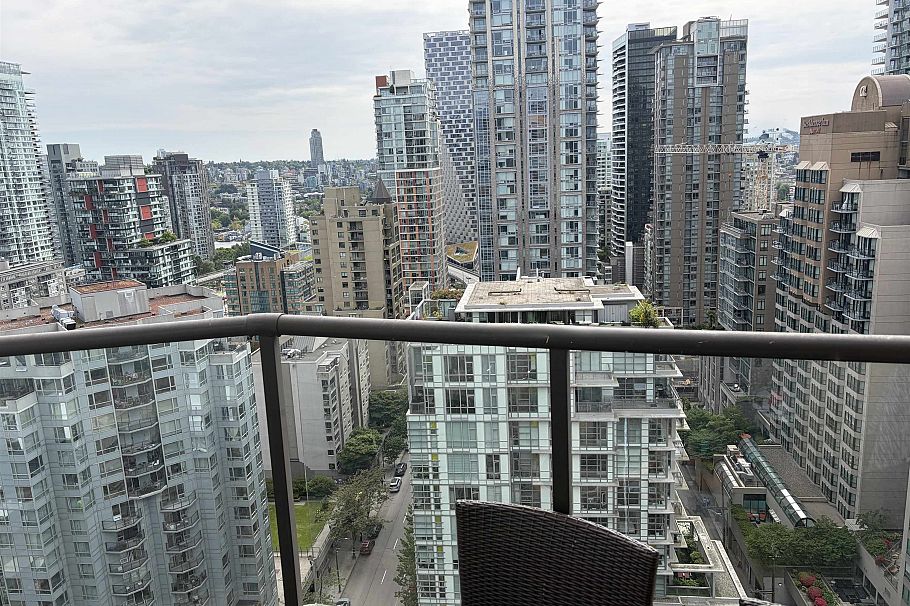 2607 1189 Howe Street Vancouver, BC - 16