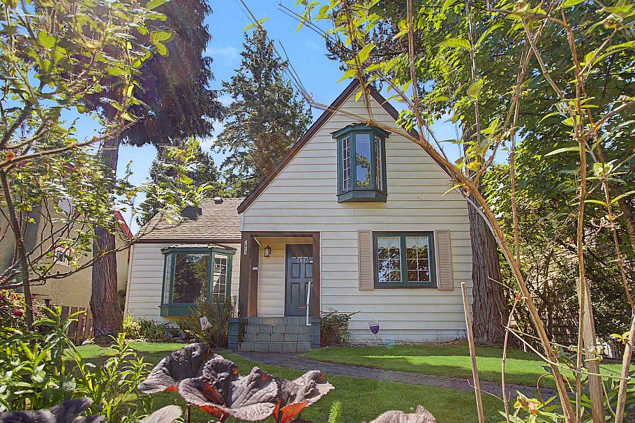 2812 W 33rd Avenue Vancouver, BC - 13