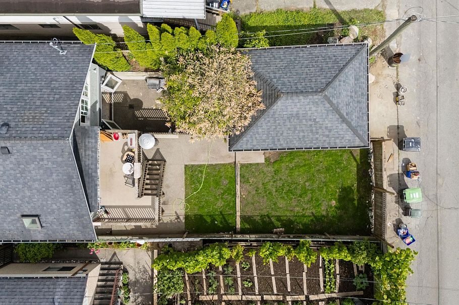 2252 Venables Street Vancouver, BC - 35
