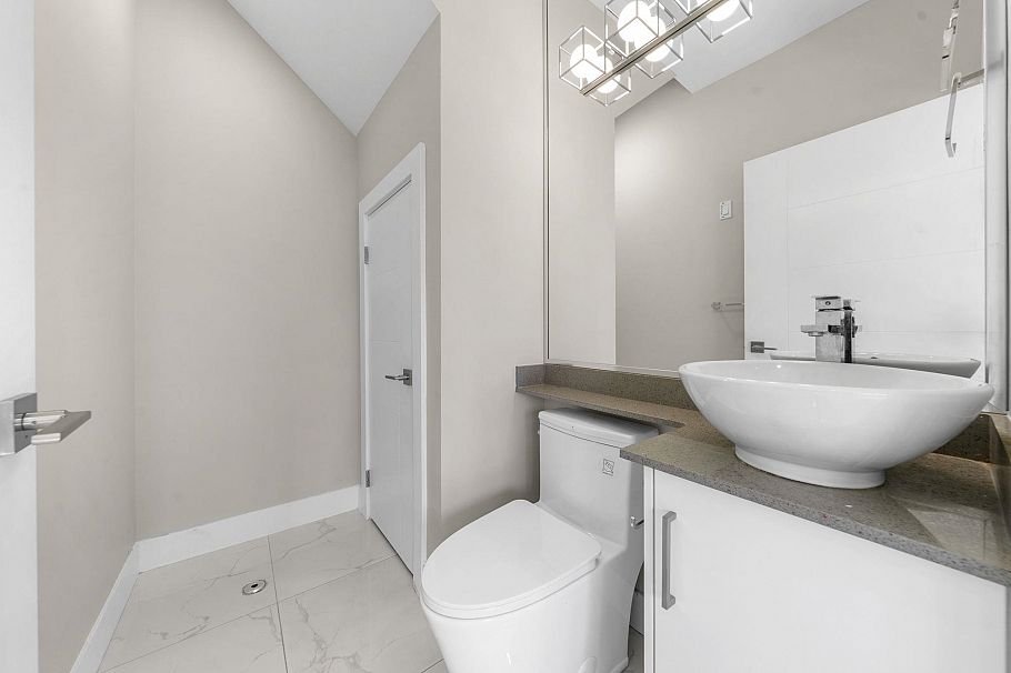 6692 Nanaimo Street Vancouver, BC - 26