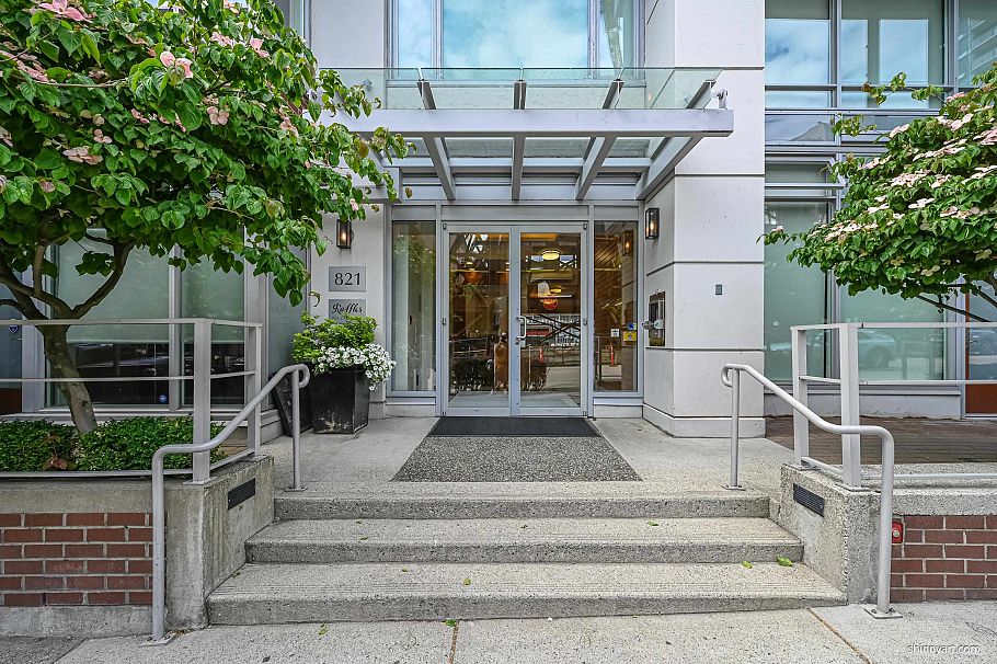 802 821 Cambie Street Vancouver, BC - 1