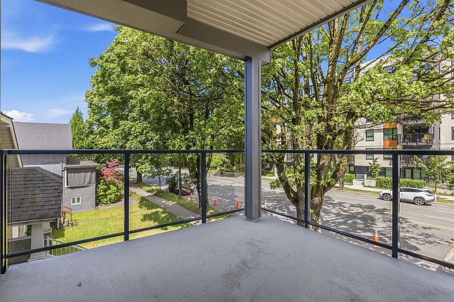203 2268 E Broadway Vancouver, BC - 16