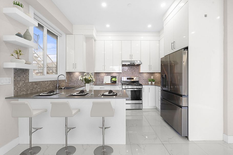 6692 Nanaimo Street Vancouver, BC - 11