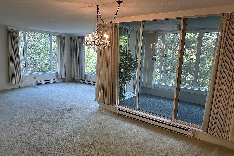 403 5425 Yew Street Vancouver, BC - 1