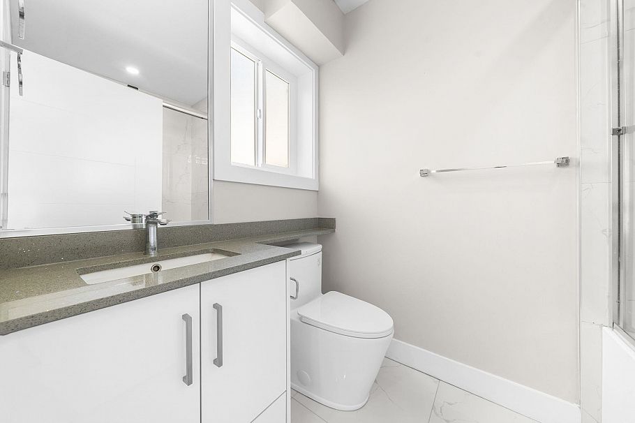 6692 Nanaimo Street Vancouver, BC - 25