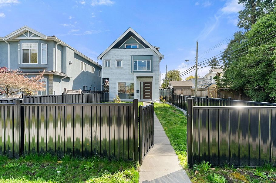 6692 Nanaimo Street Vancouver, BC - 30