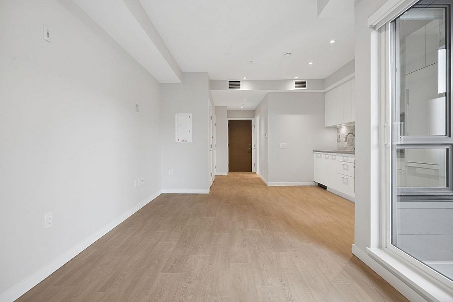 516 110 E 17th Street North Vancouver, BC - 5