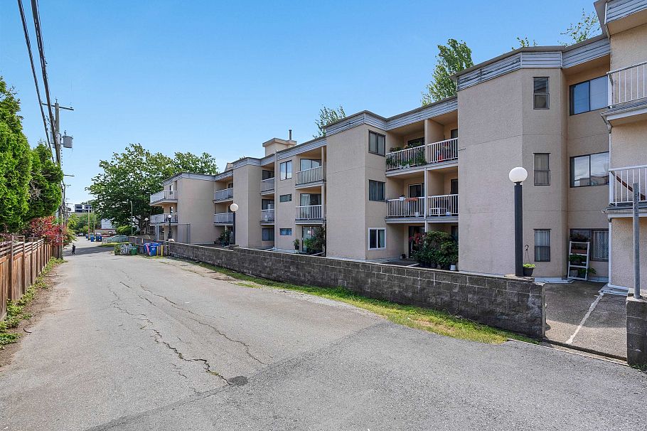 105 975 E Broadway Vancouver, BC - 23