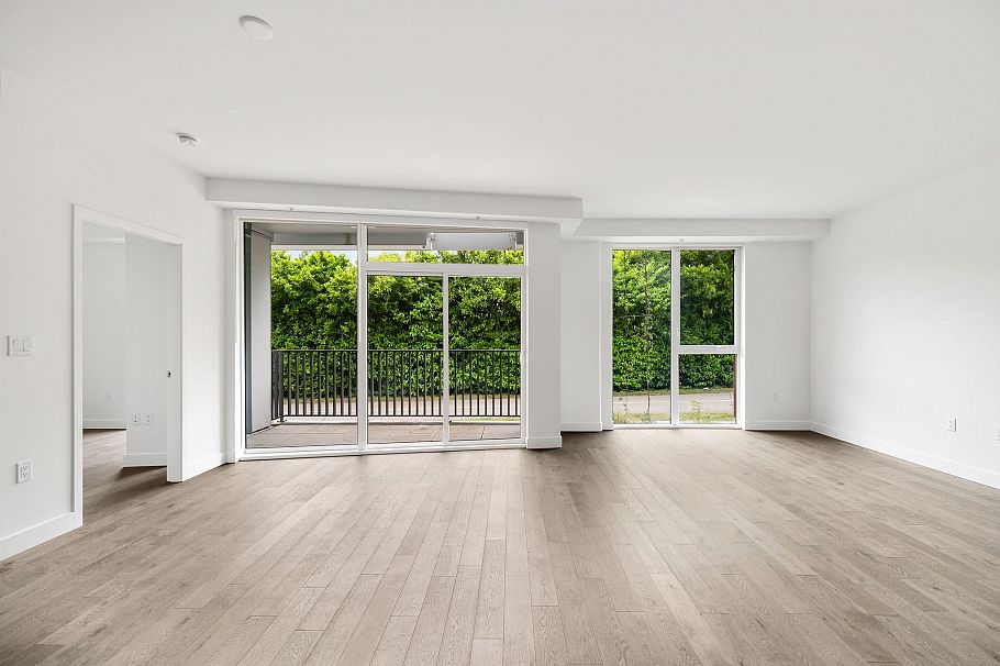 203 2888 Arbutus Street Vancouver, BC - 5
