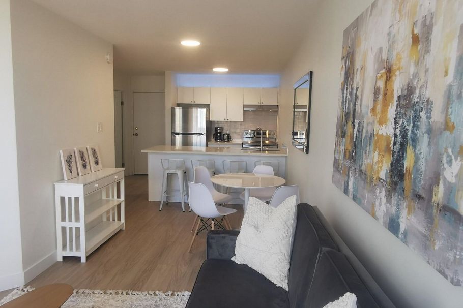 806 1330 Burrard Street Vancouver, BC - 2